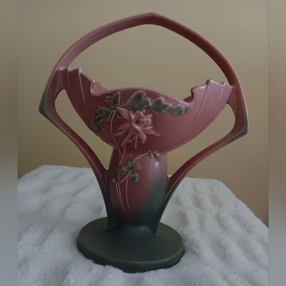 Vintage roseville basket vase